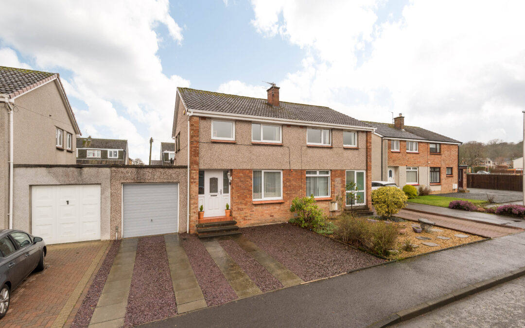 4 Friarton Gardens, Penicuik, EH26 9HG