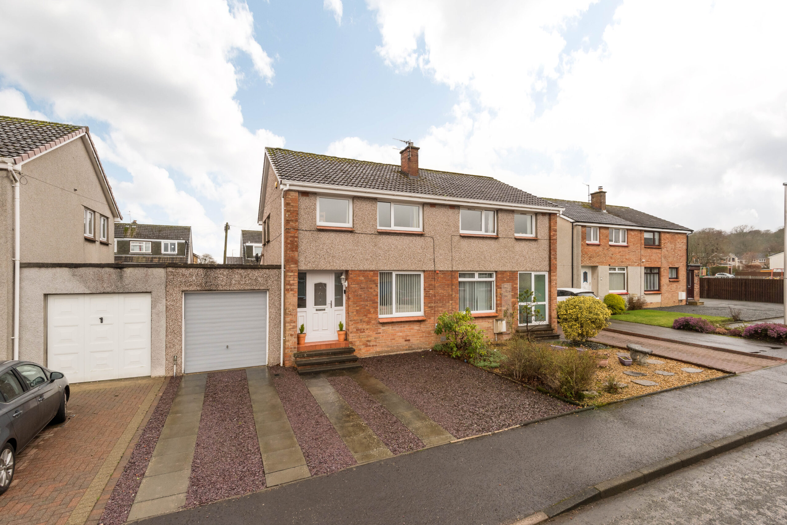 4 Friarton Gardens, Penicuik, EH26 9HG